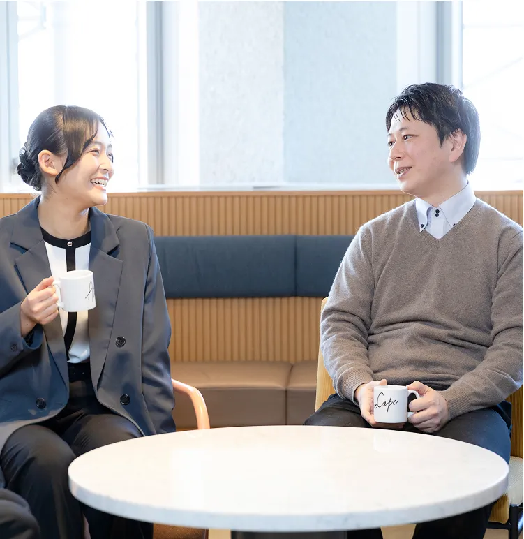 談笑している様子