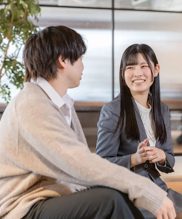 会話をしている二人